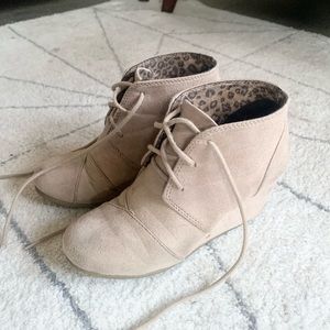 Women’s wedge booties